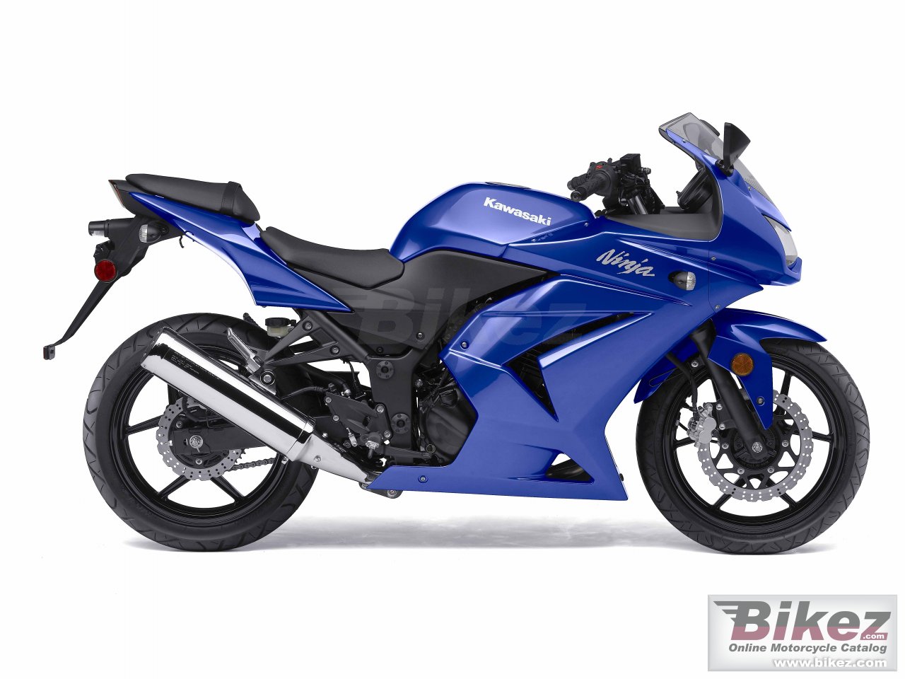 Big Kawasaki ninja 250r picture and wallpaper from Bikez.com